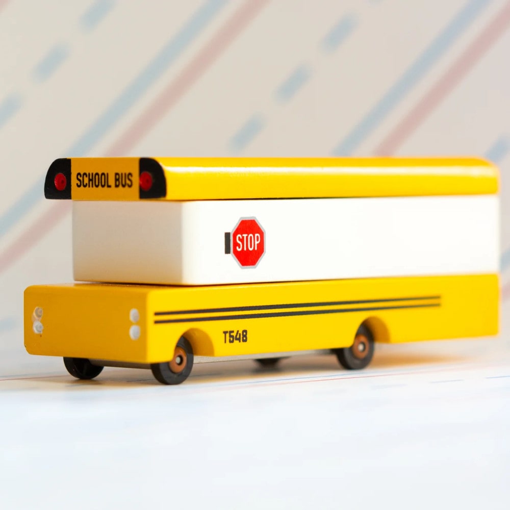 Candylab Candy Schoolbus1-min