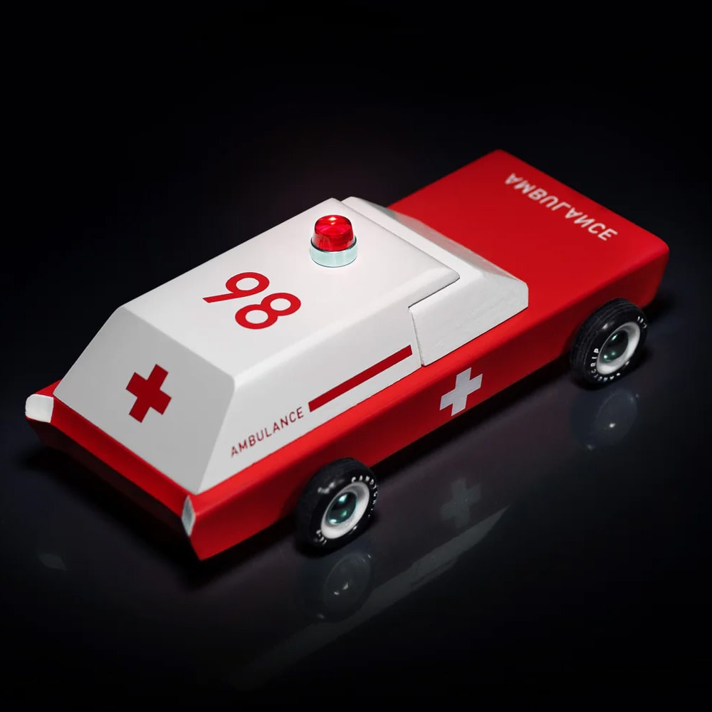 candylab-toys-ambulance-wagon-6-min