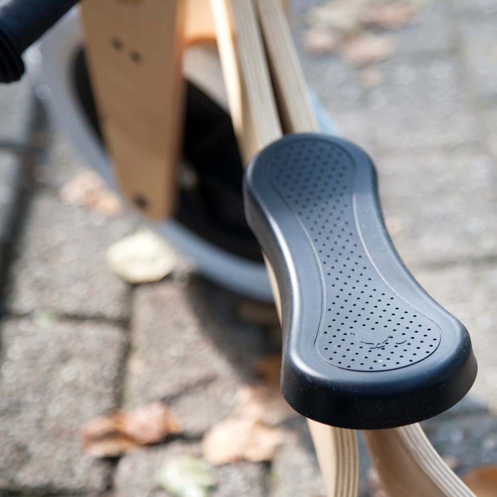 wishbone-bike-zadelhoes-zwart-2