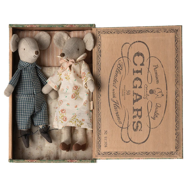 Maileg Grandpa and Grandma in Cigar Box - 17cm