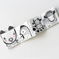 Wee Gallery Soft Book - Farm3-min