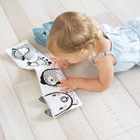 Wee Gallery Soft Book - Sfeer1-min
