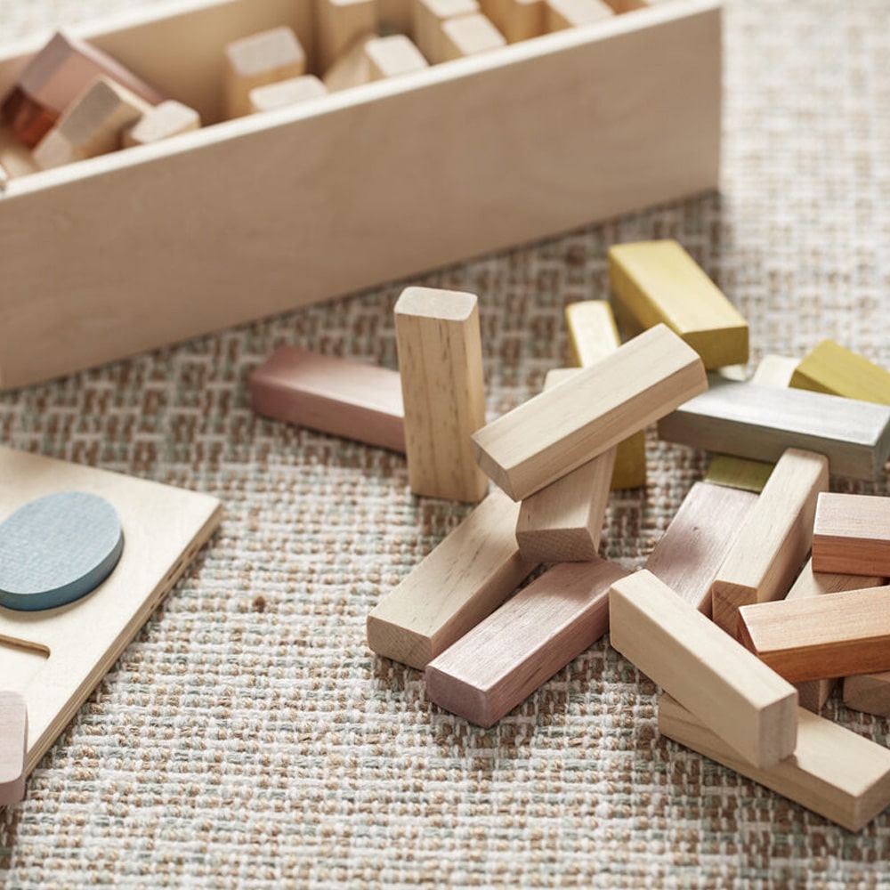 kids-concept-houten-blokjes-in-houten-doos-5-min