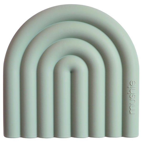 mushie-bijtring-rainbow-cambridge-blue-min
