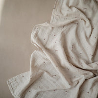mushie-inbakerdoek-organic-cotton-120x120cm-Falling-stars-1-min