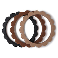mushie-siliconen-bijtring-armbanden-bloem-sunshine-black-naturel-min