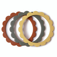 mushie-siliconen-bijtring-armbanden-bloem-sunshine-min
