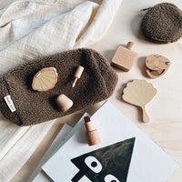 studio-noos-etui-teddy-bruin-4-min