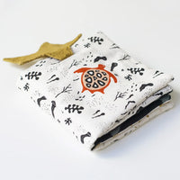 wee-gallery-knisperboekje-peekaboo-ocean-3-min